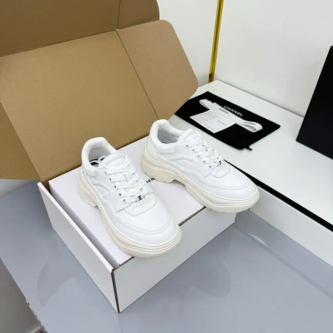 👟👟Ex-factory price 620👟👟 Chanel bread shoes ~ original calfskin panda shoes Chanel 25C latest hot style panda black and white sports shoes casual sneakers Xiaoxiang hot item classic black and white panda color coco girls must pay Fabric: original custom mixed sheepskin lining: original imported breathable mesh lining outsole: Original molded rubber + TPU combination Size: Women's 35-41